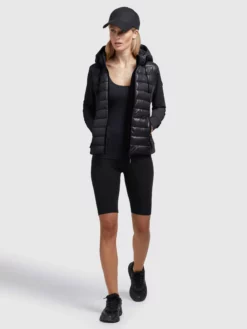 Khujo Jacke GHITA SHINY In Schwarz -Khujo Verkäufe khujo jacke ghita shiny in schwarz 5 scaled