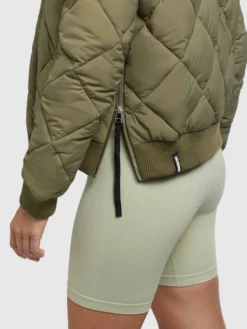 Khujo Jacke LEONA In Olivgrün -Khujo Verkäufe khujo jacke leona in olivgrun 7 scaled