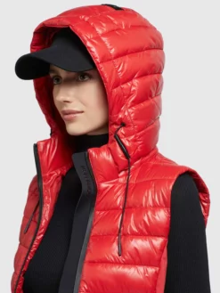 Khujo Weste FABIA SHINY In Rot -Khujo Verkäufe khujo weste fabia shiny in rot 6 scaled