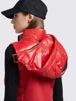 Khujo Weste FABIA SHINY In Rot -Khujo Verkäufe khujo weste fabia shiny in rot 7 scaled